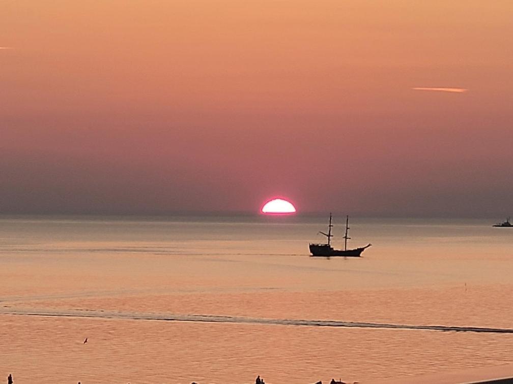 Apartamenty Marina Z Widokiem Na Morze Darlowko Esterno foto