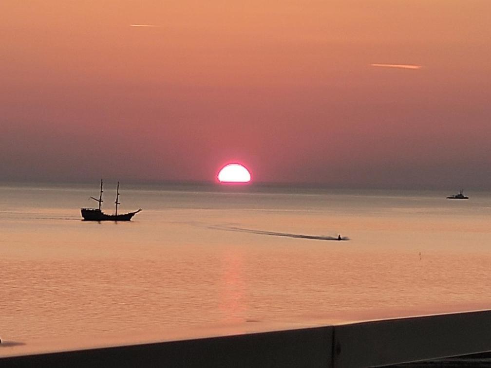Apartamenty Marina Z Widokiem Na Morze Darlowko Esterno foto